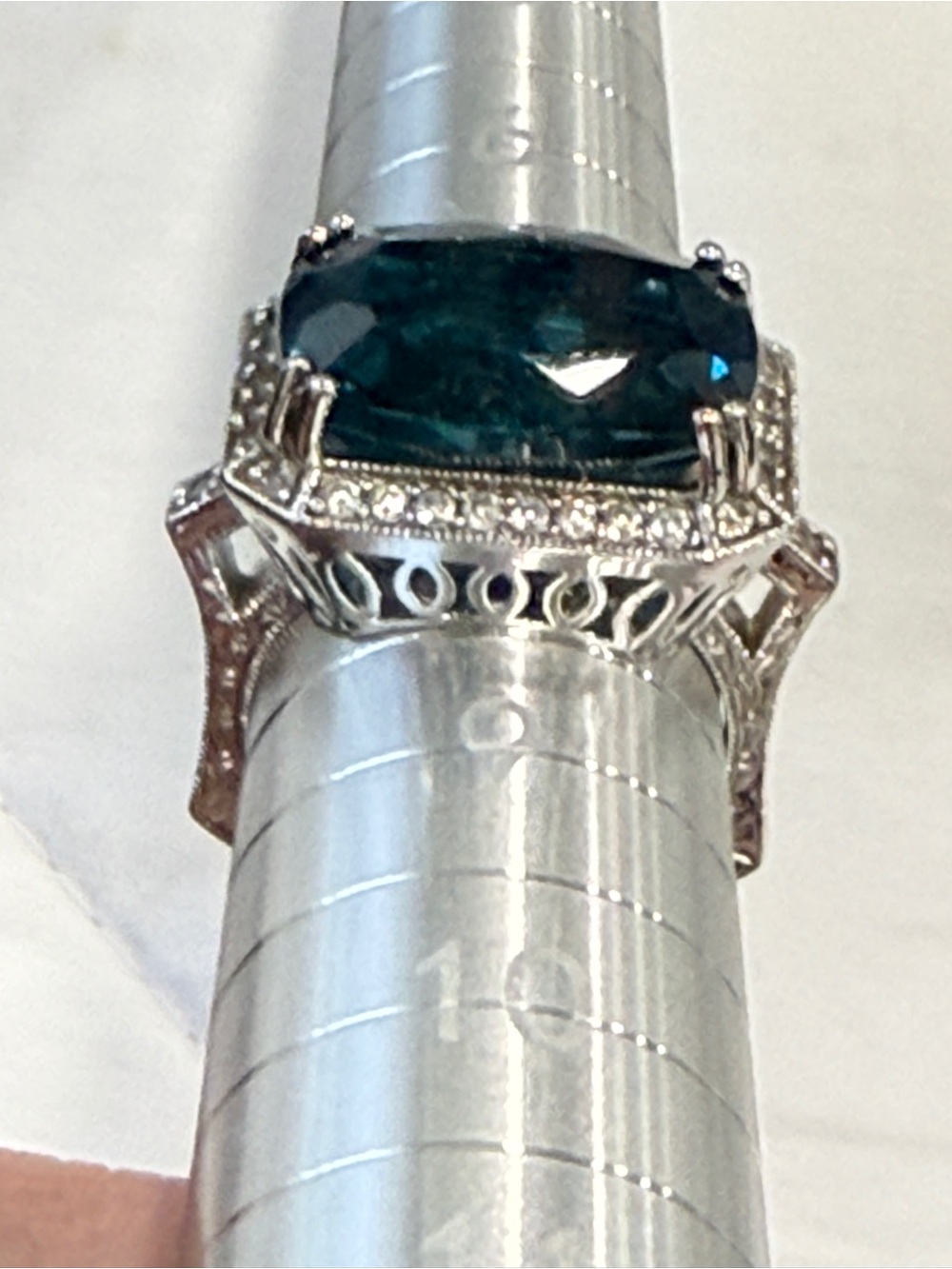 London Blue Topaz w/ Diamonds Statement Ring in 14 kt White gold 8 - Picture 4 of 12